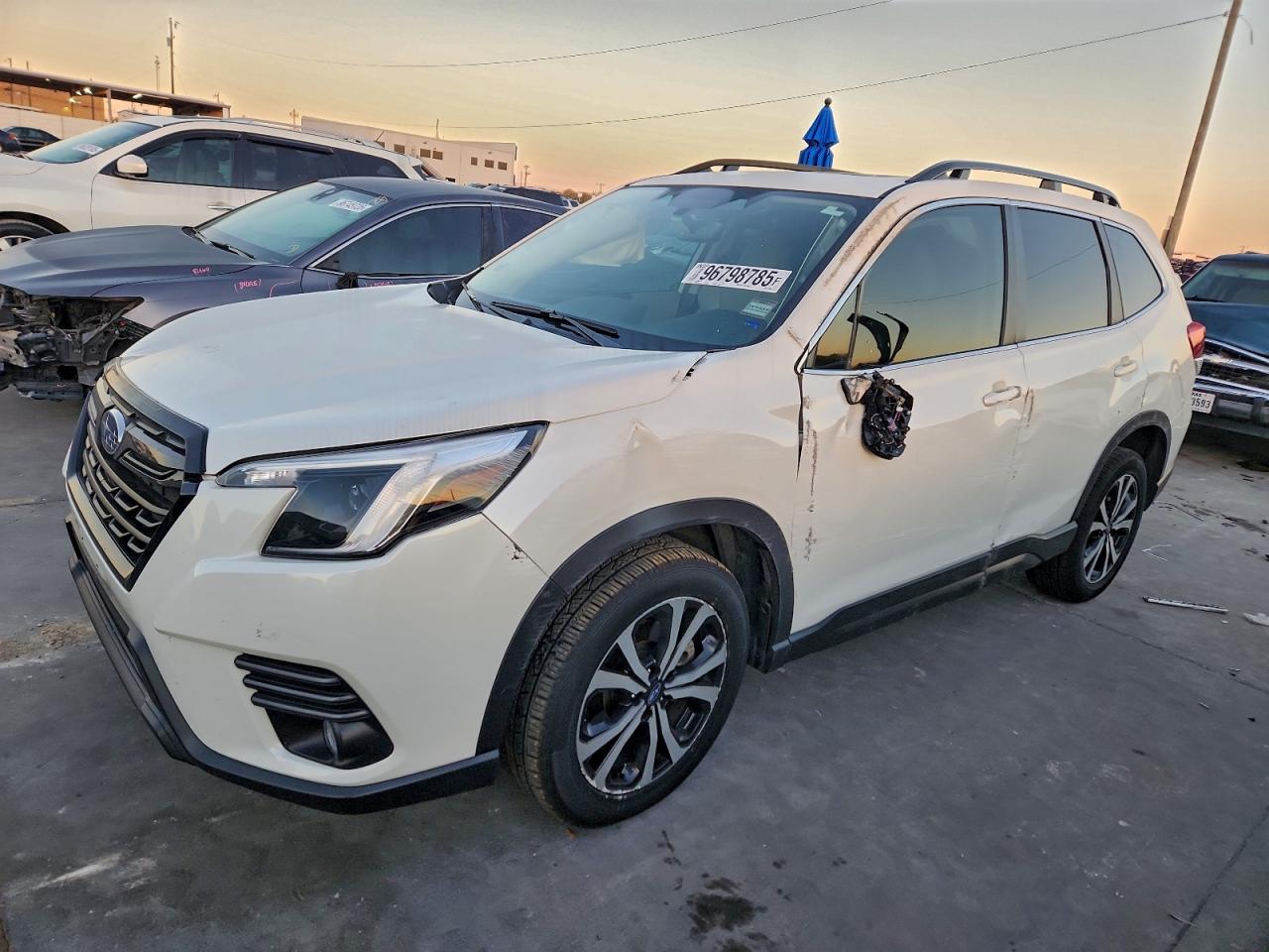 2022 SUBARU FORESTER