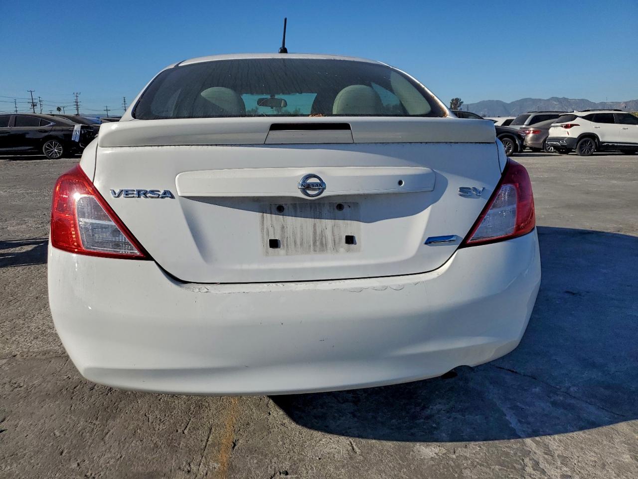2014 NISSAN VERSA S photo 6