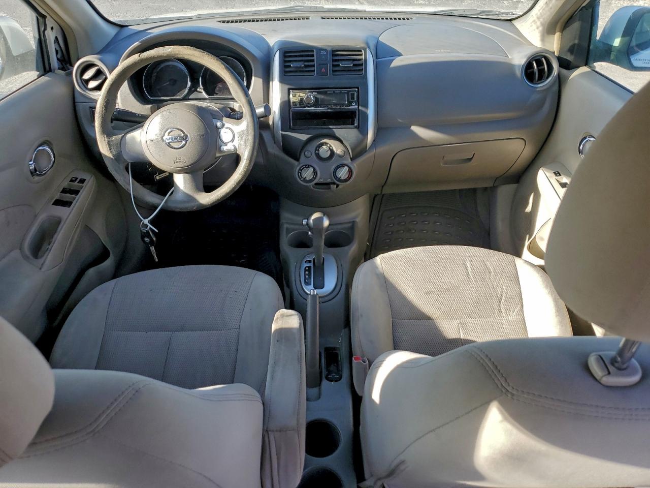 2014 NISSAN VERSA S photo 8