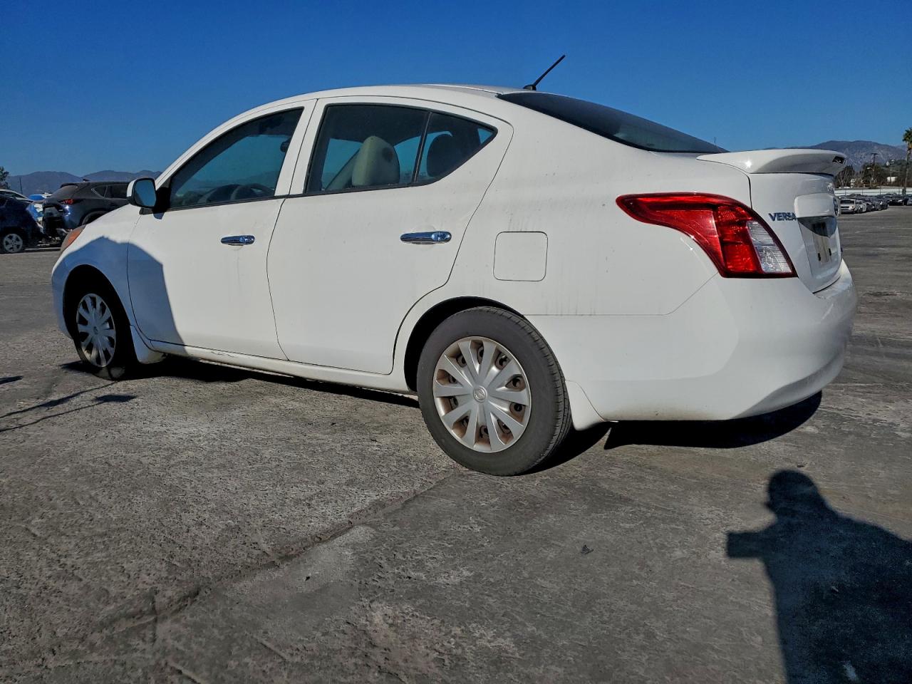 2014 NISSAN VERSA S photo 2