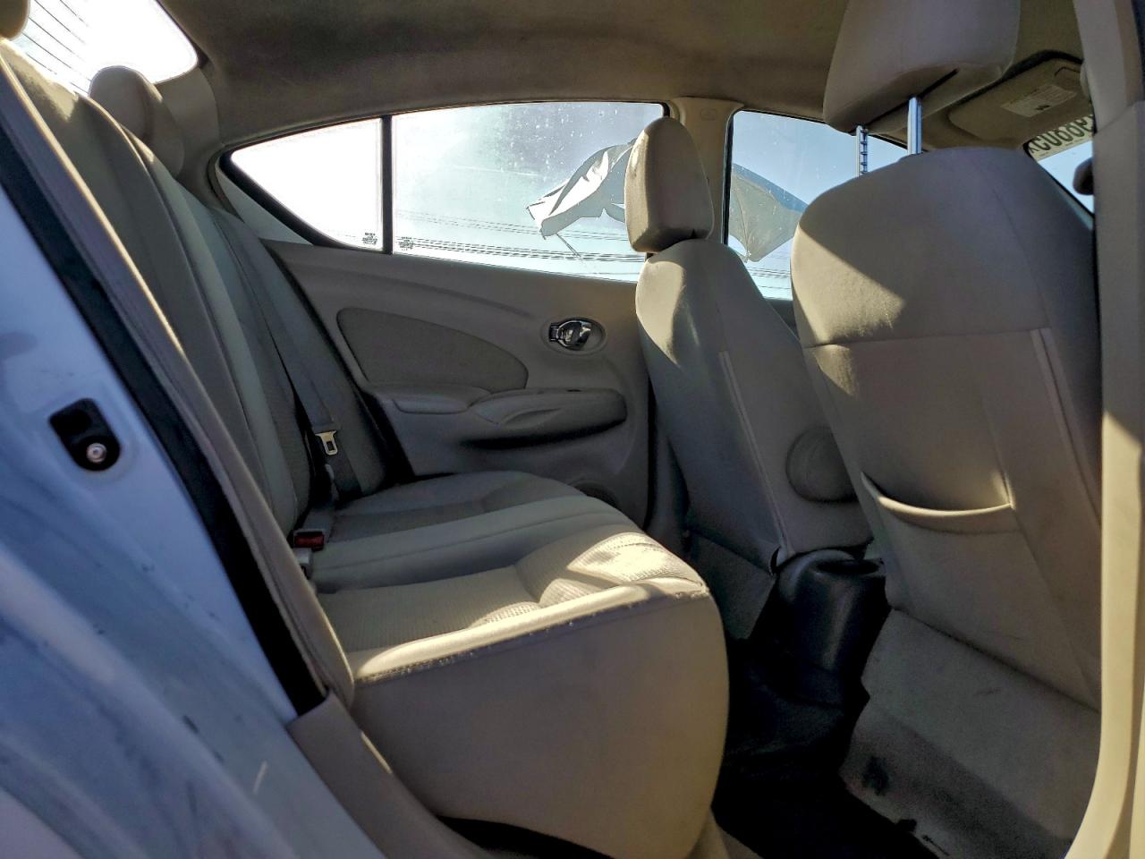 2014 NISSAN VERSA S photo 10