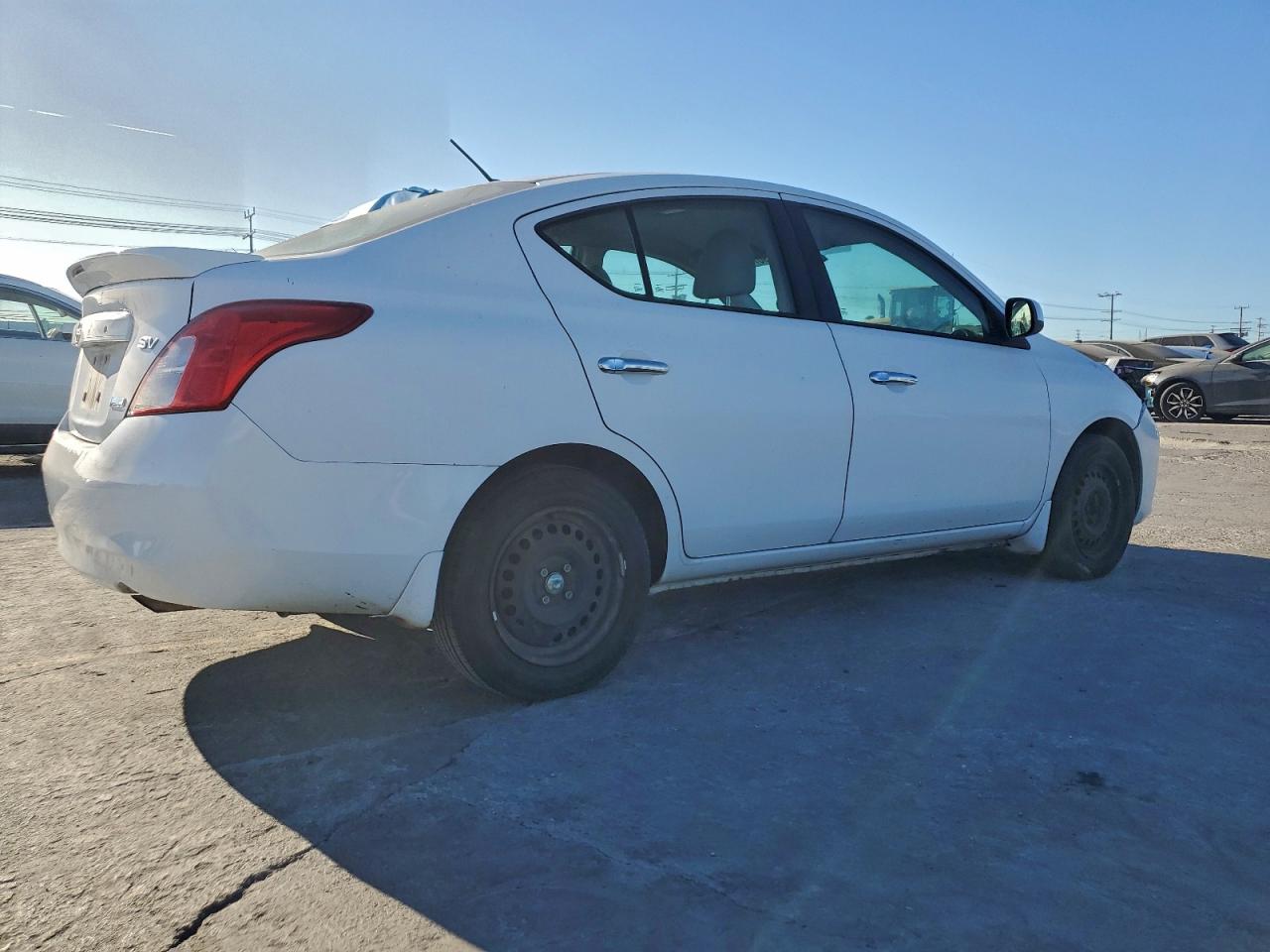 2014 NISSAN VERSA S photo 3