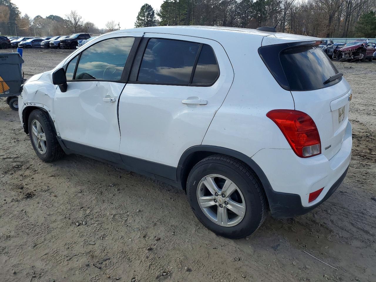 2020 CHEVROLET TRAX LS photo 2