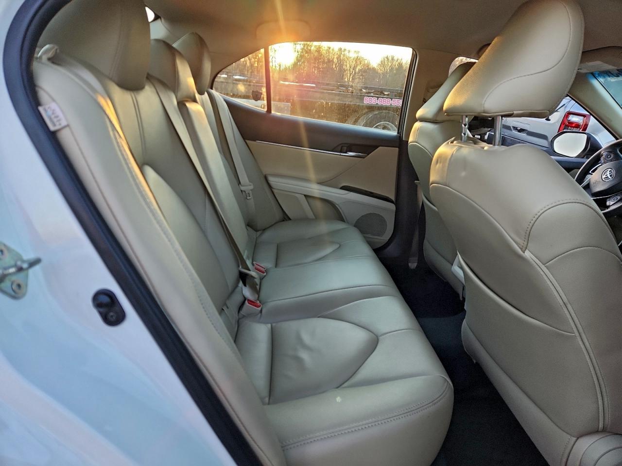 2018 TOYOTA CAMRY L photo 10