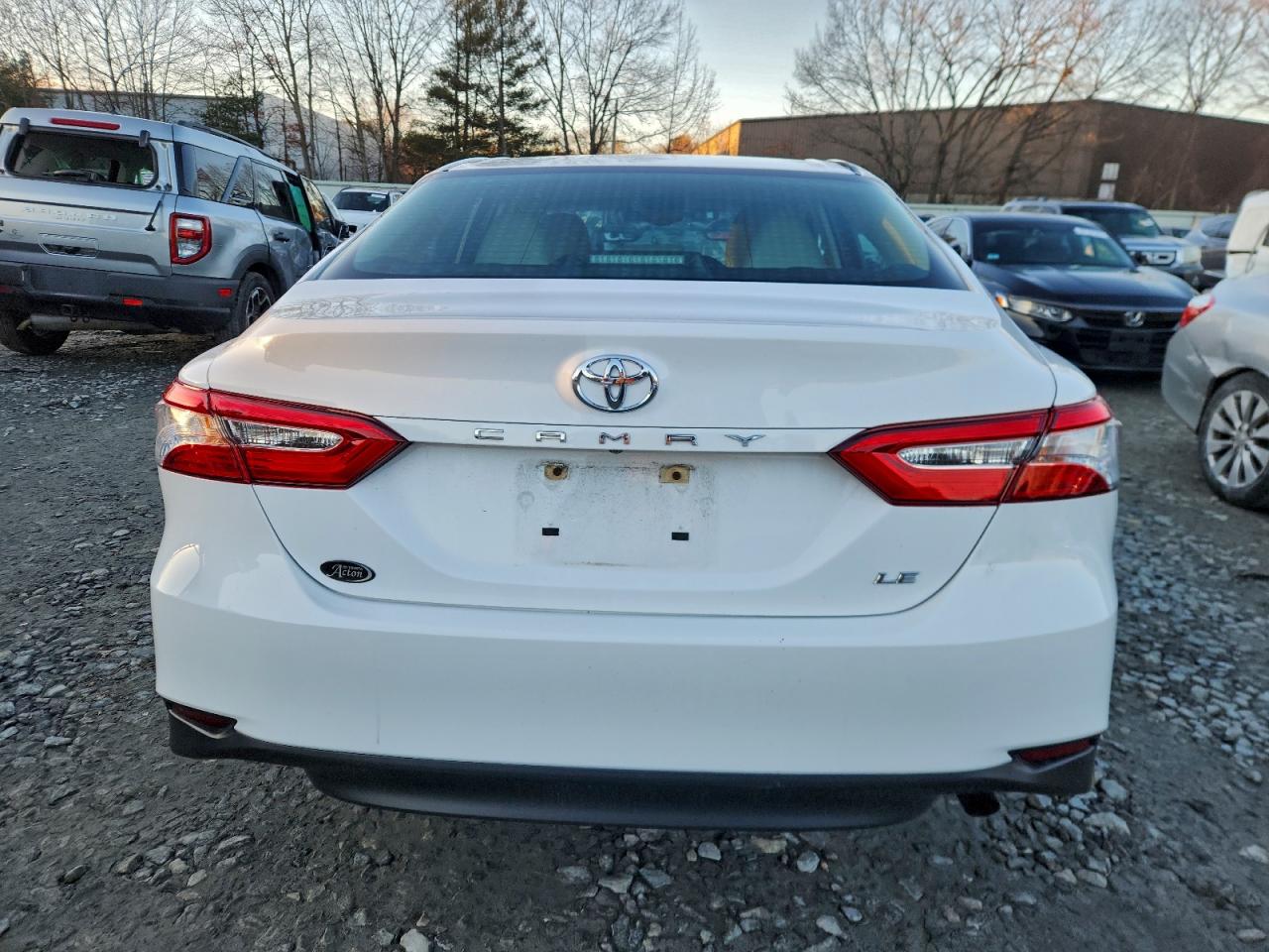 2018 TOYOTA CAMRY L photo 6