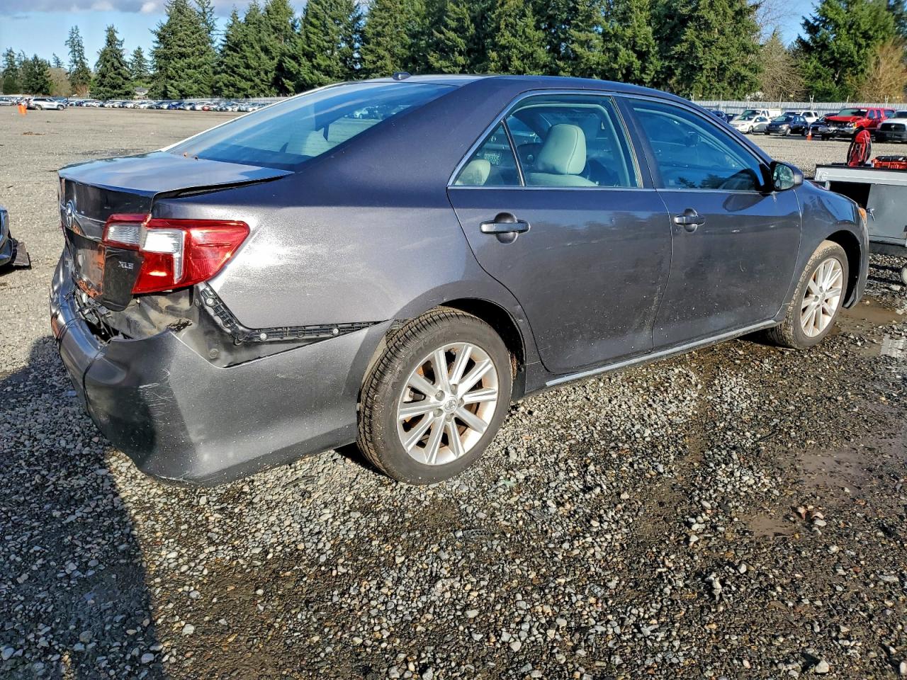 2014 TOYOTA CAMRY L photo 3