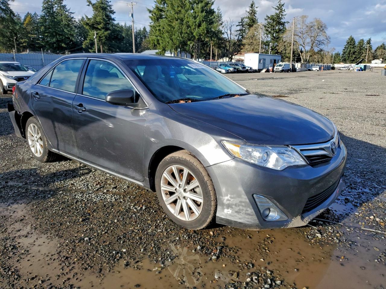 2014 TOYOTA CAMRY L photo 4