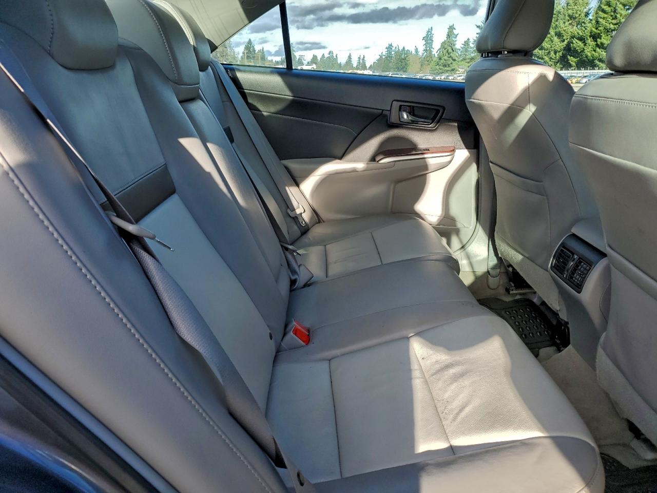 2014 TOYOTA CAMRY L photo 10