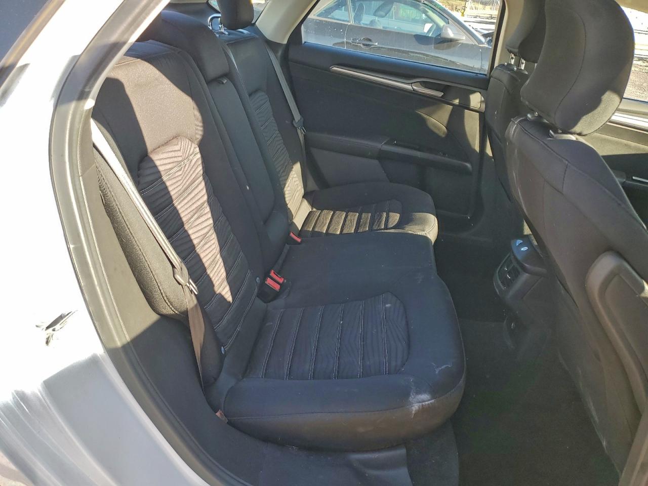2016 FORD FUSION SE photo 10