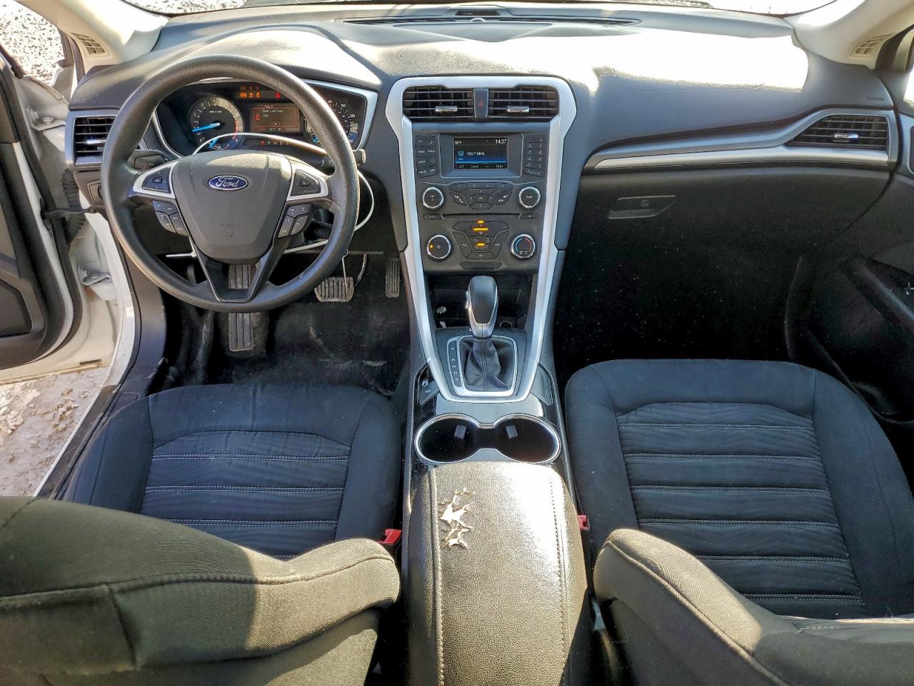 2016 FORD FUSION SE photo 8