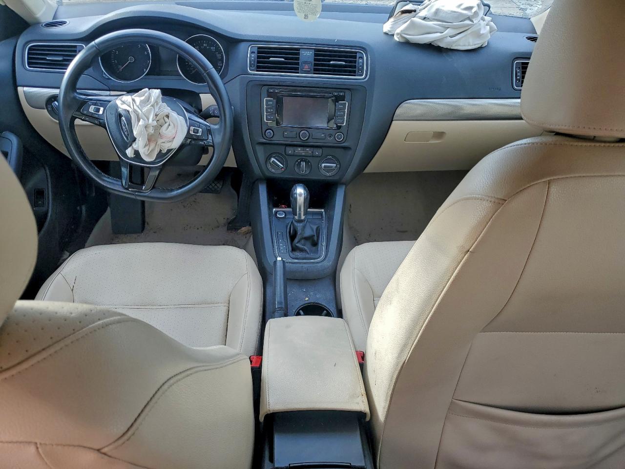 2015 VOLKSWAGEN JETTA SE photo 8