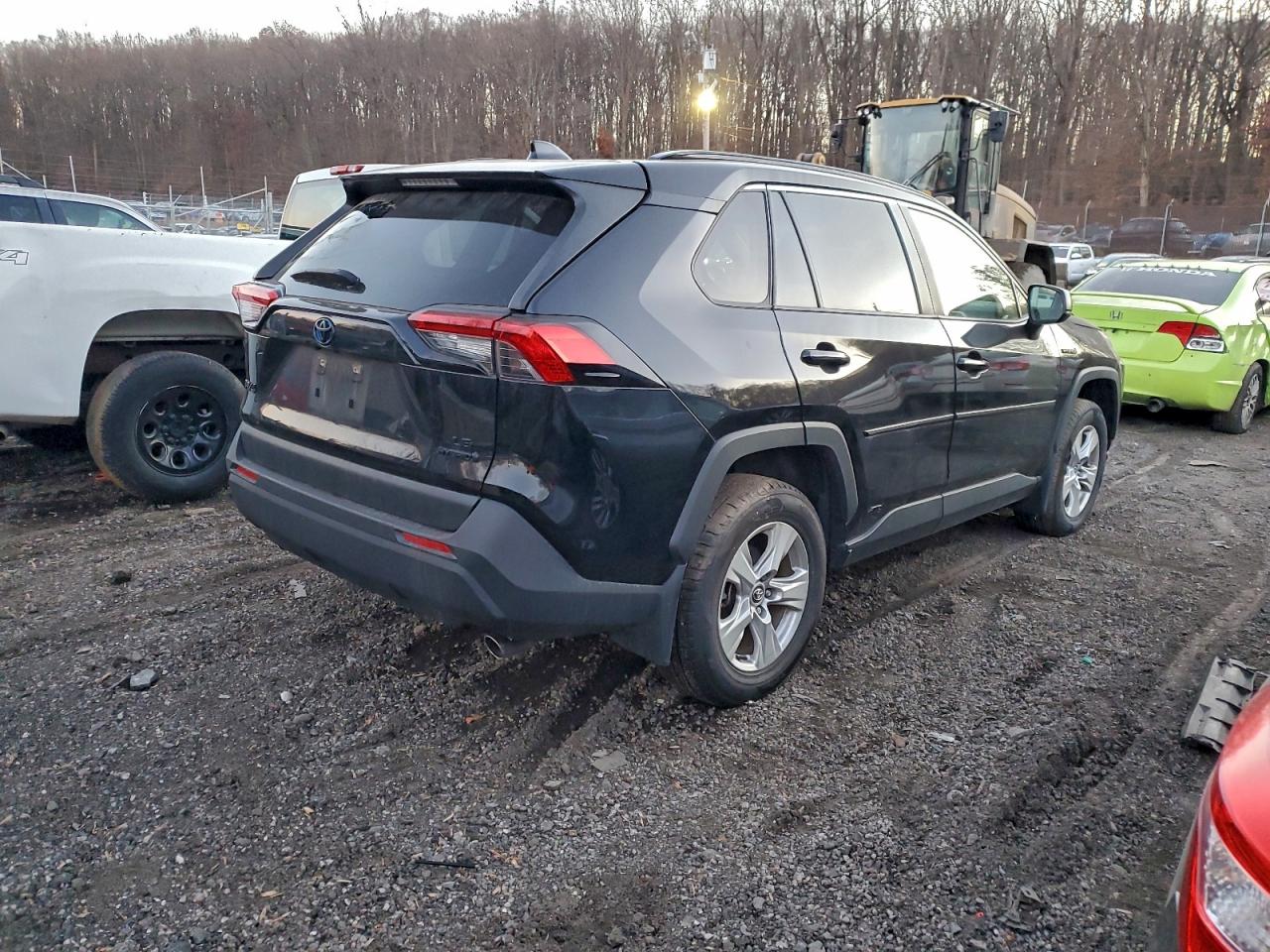 2021 TOYOTA RAV4 LE photo 3