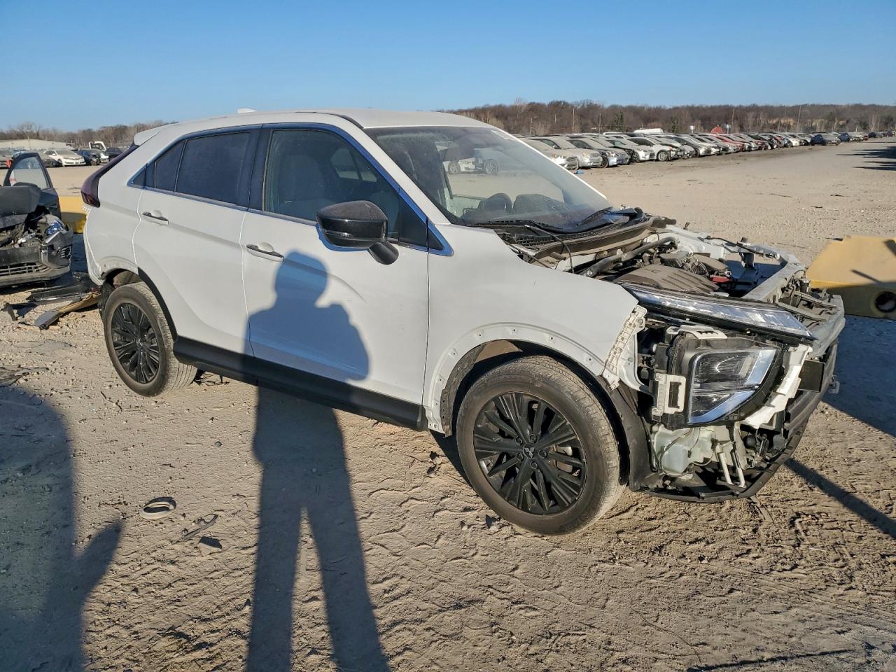 2022 MITSUBISHI ECLIPSE CROSS LE photo 4