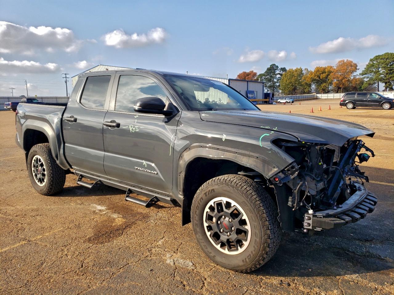 2024 TOYOTA TACOMA DOUBLE CAB photo 7