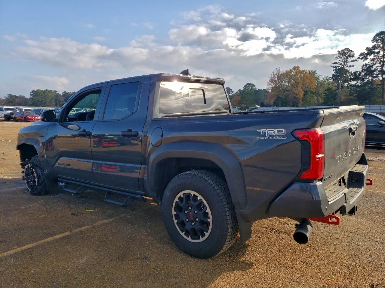 2024 TOYOTA TACOMA DOUBLE CAB photo 3