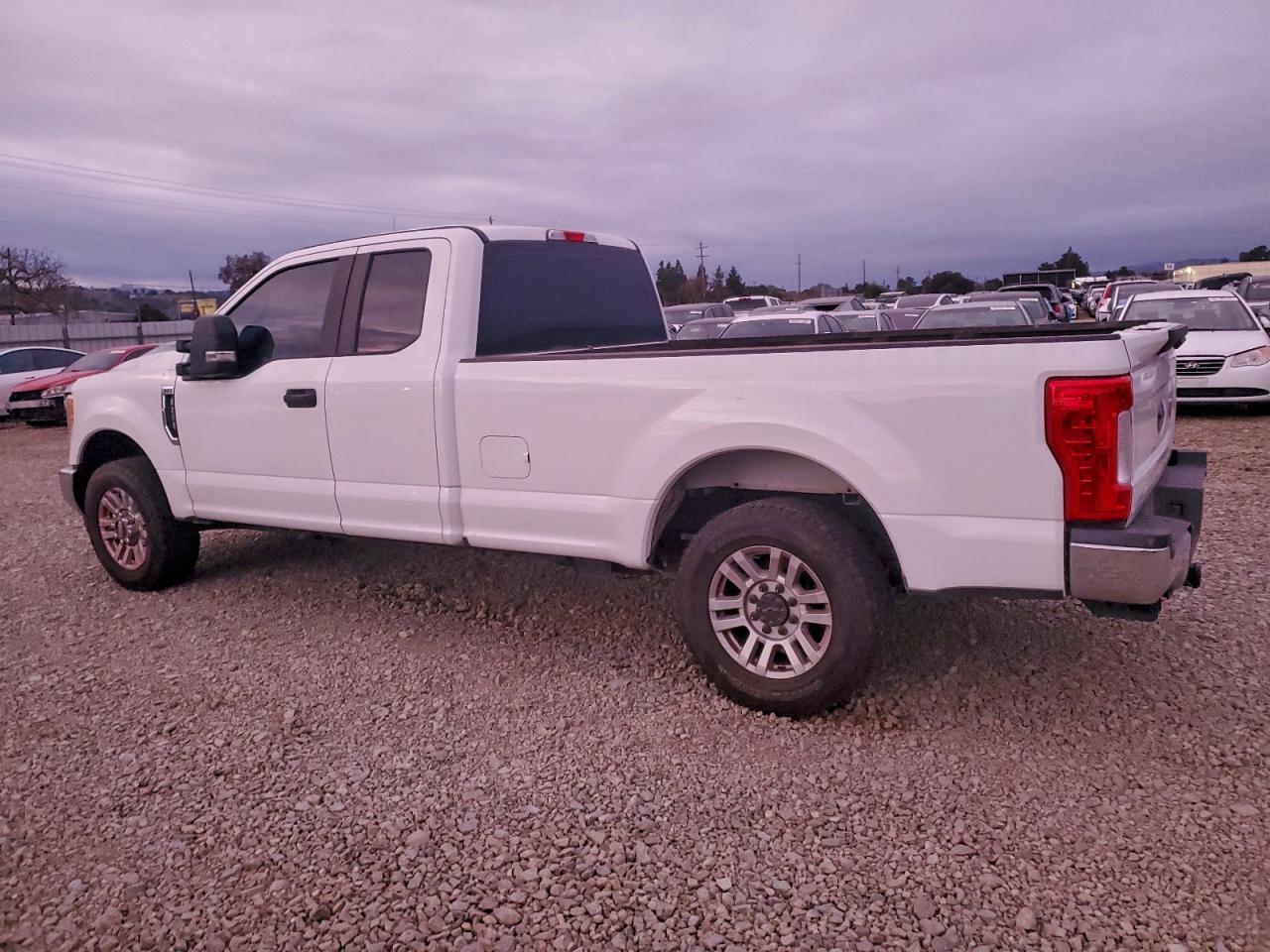 2017 FORD F250 SUPER DUTY photo 2