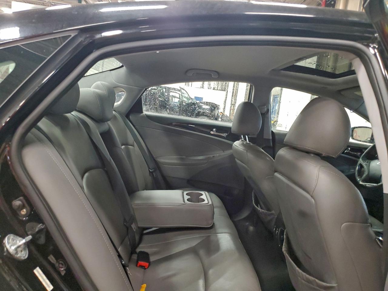2011 HYUNDAI SONATA SE photo 10
