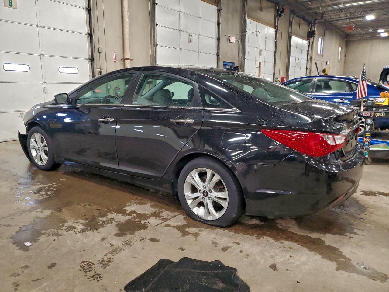2011 HYUNDAI SONATA SE photo 2