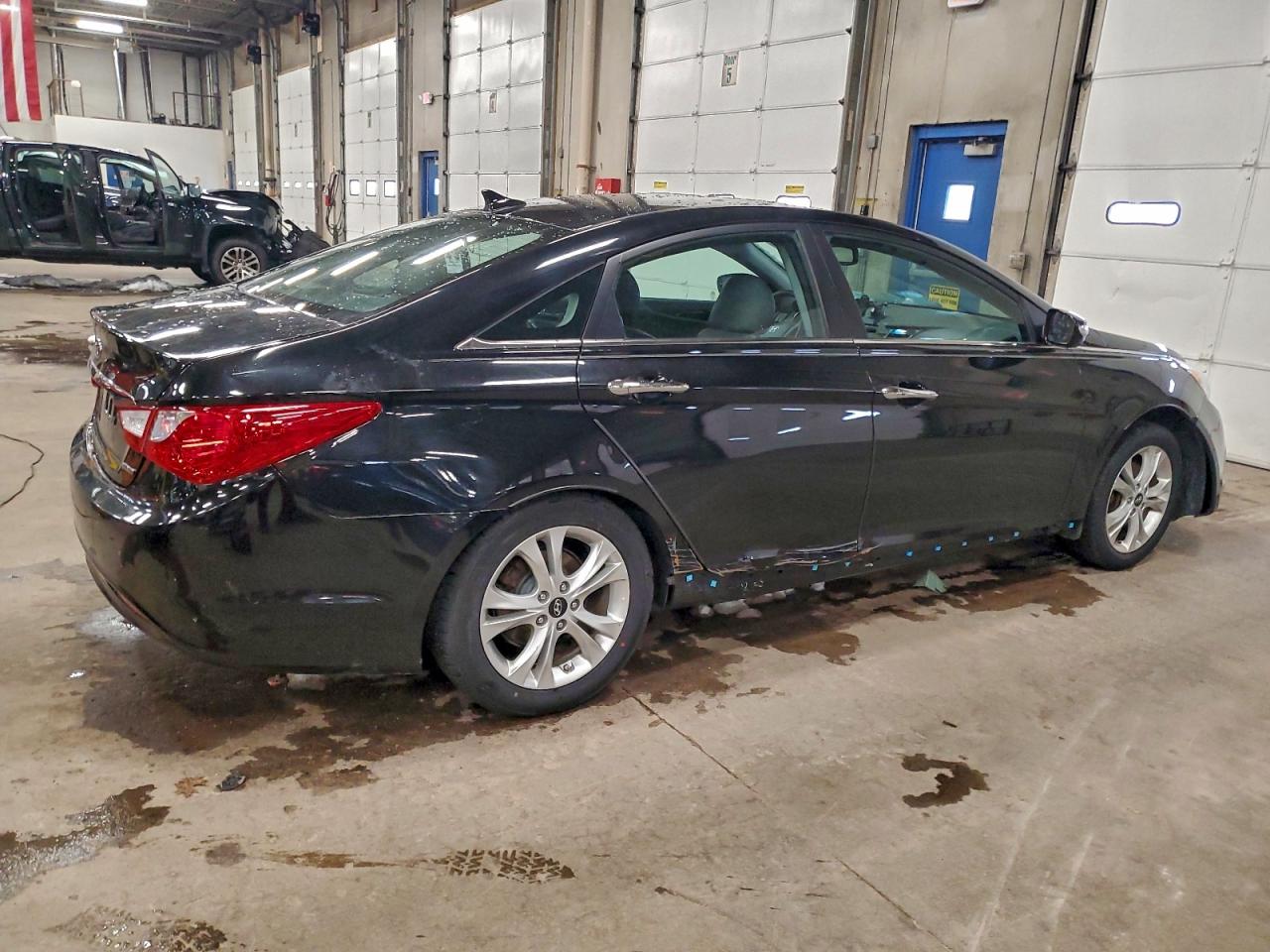 2011 HYUNDAI SONATA SE photo 3