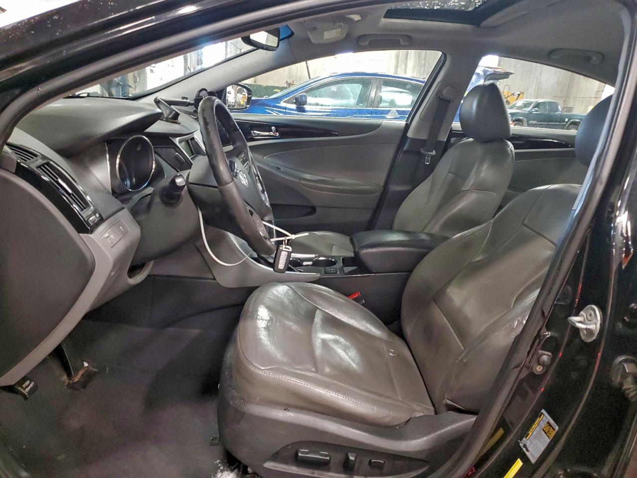 2011 HYUNDAI SONATA SE photo 7