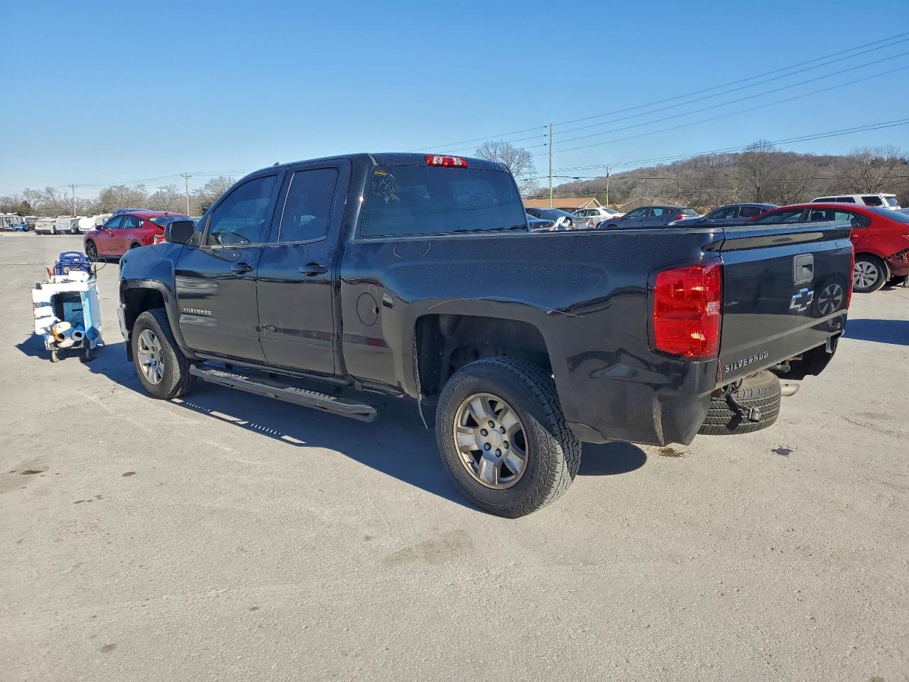 2018 CHEVROLET SILVERADO C1500 LT photo 2