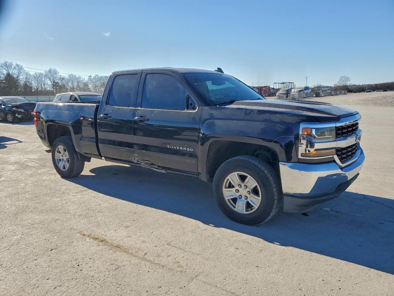 2018 CHEVROLET SILVERADO C1500 LT photo 4