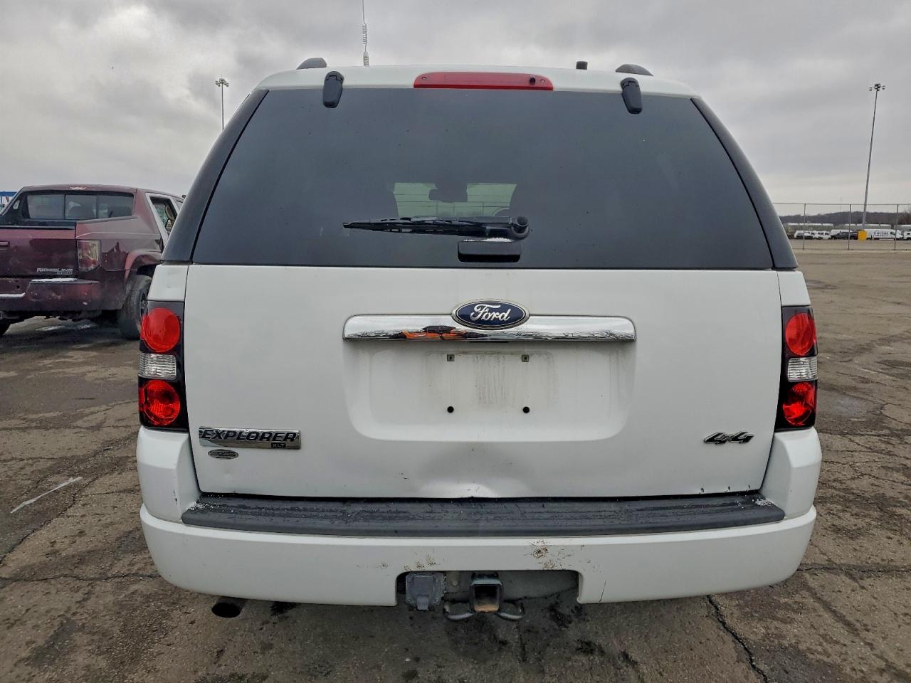 2010 FORD EXPLORER XLT photo 6
