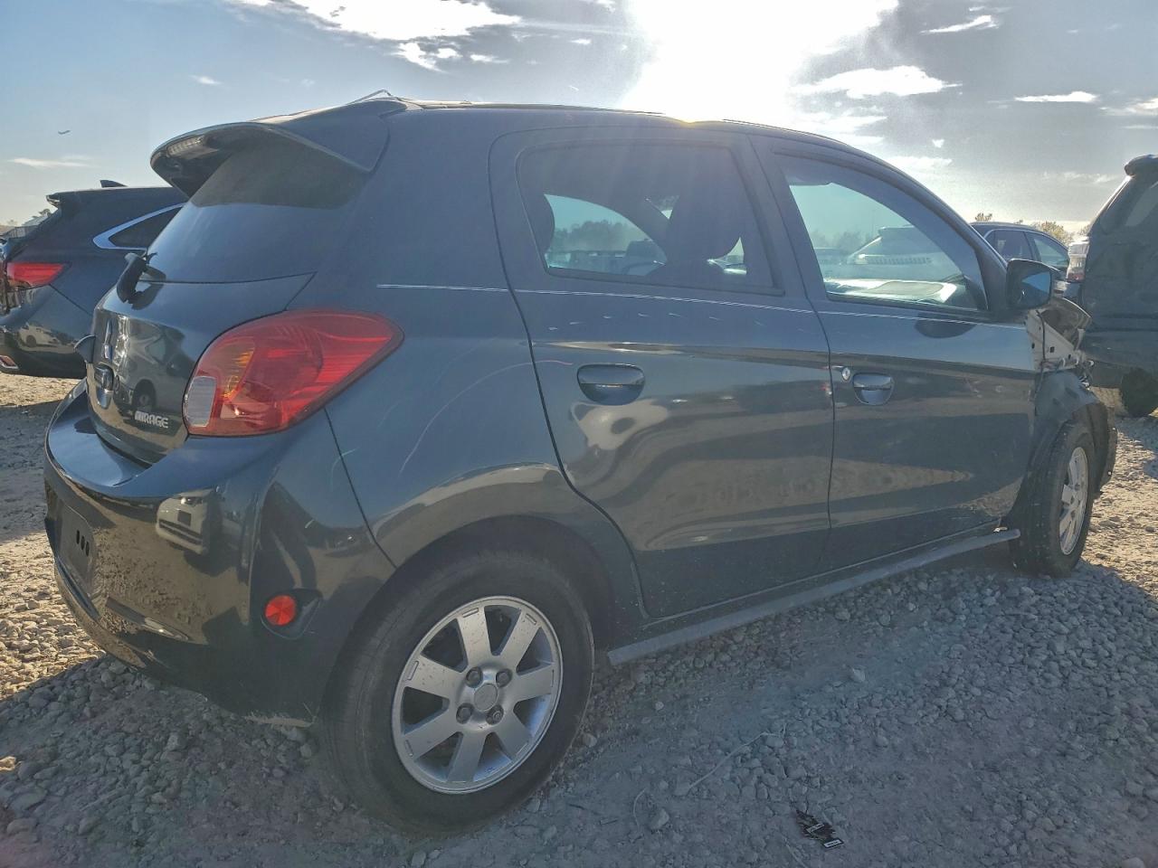 2015 MITSUBISHI MIRAGE ES photo 3