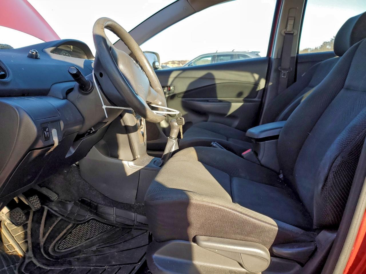 2010 TOYOTA YARIS photo 7