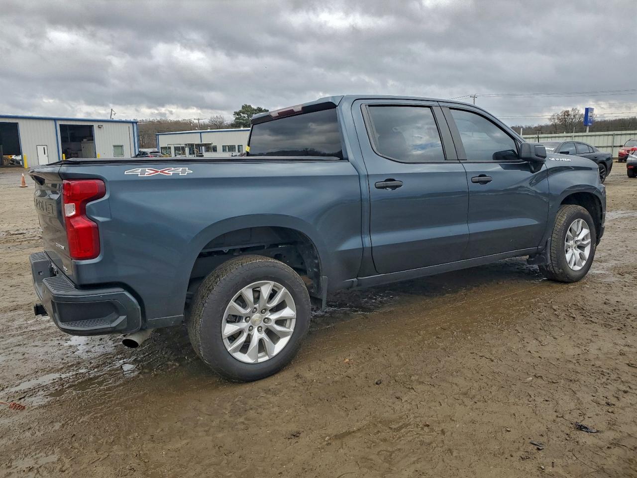 2021 CHEVROLET SILVERADO K1500 CUSTOM photo 3