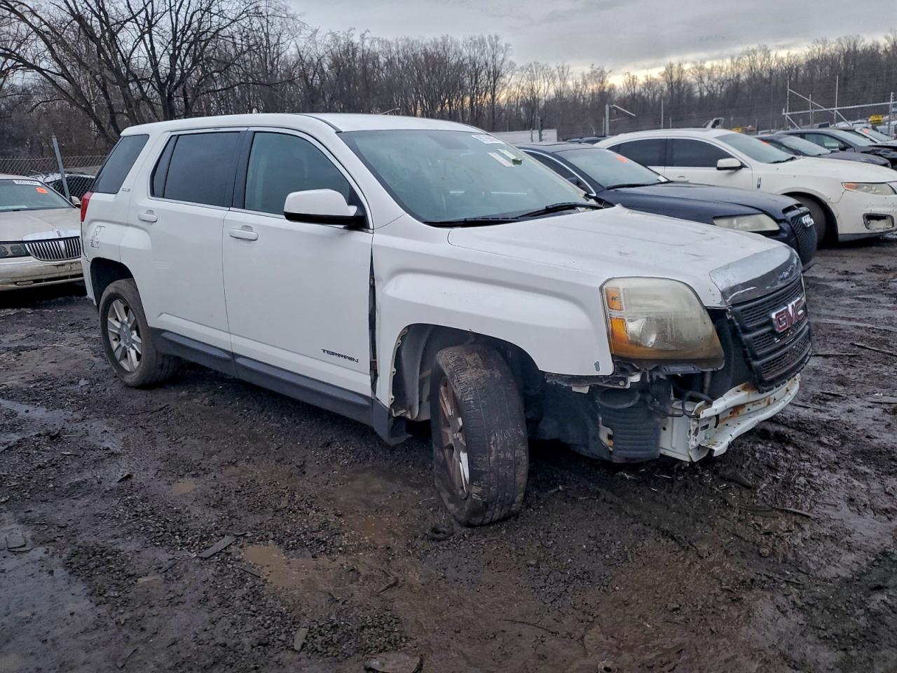 2013 GMC TERRAIN SLE photo 4