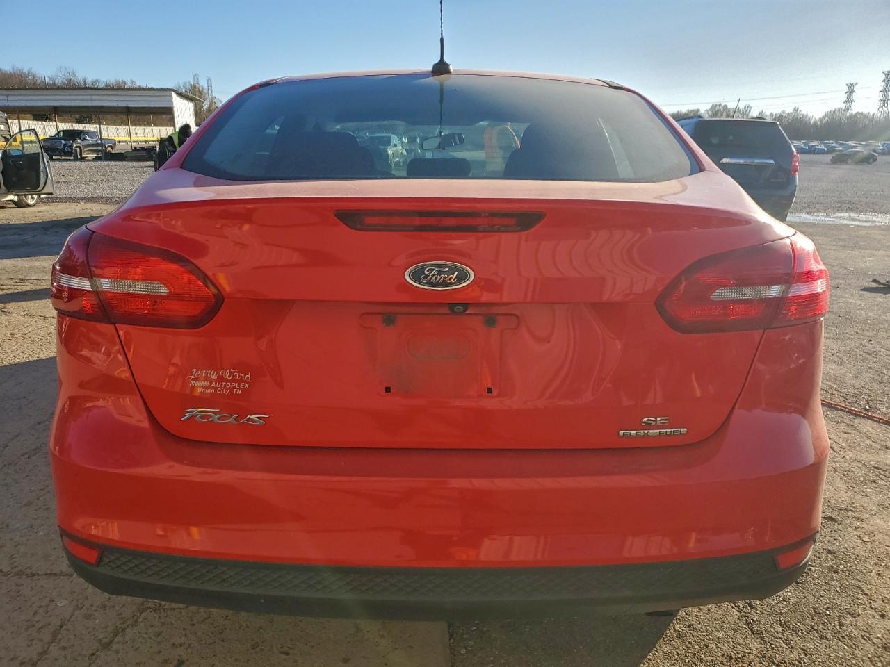 2015 FORD FOCUS SE photo 6