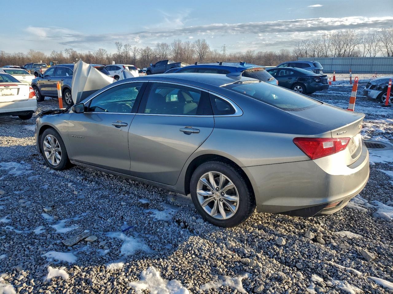 2024 CHEVROLET MALIBU LT photo 2