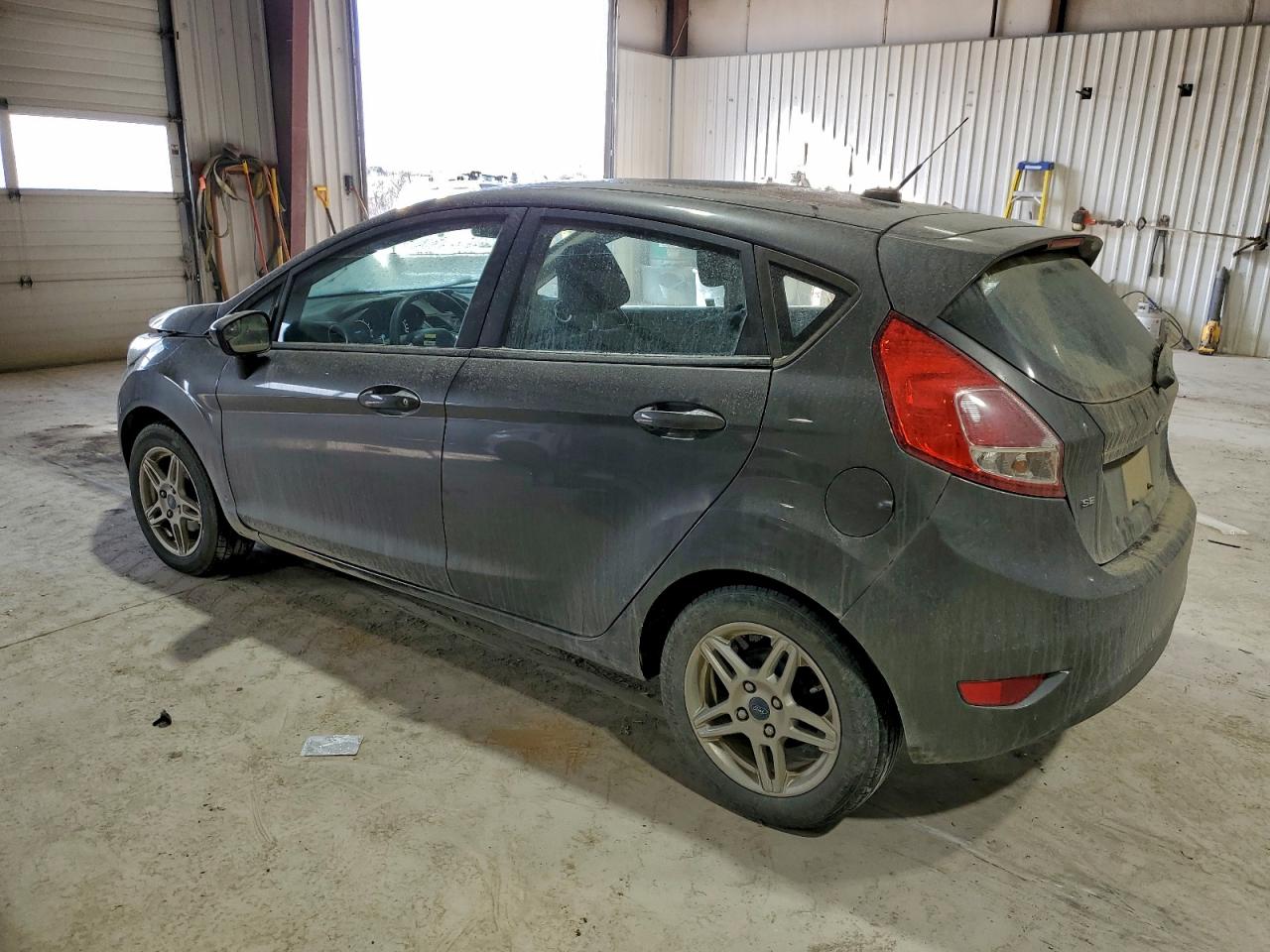 2018 FORD FIESTA SE photo 2