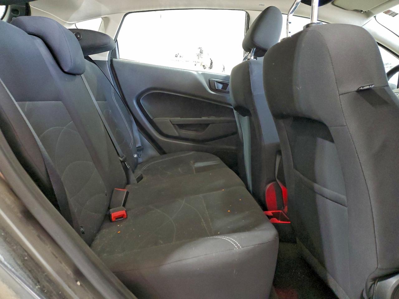 2018 FORD FIESTA SE photo 10