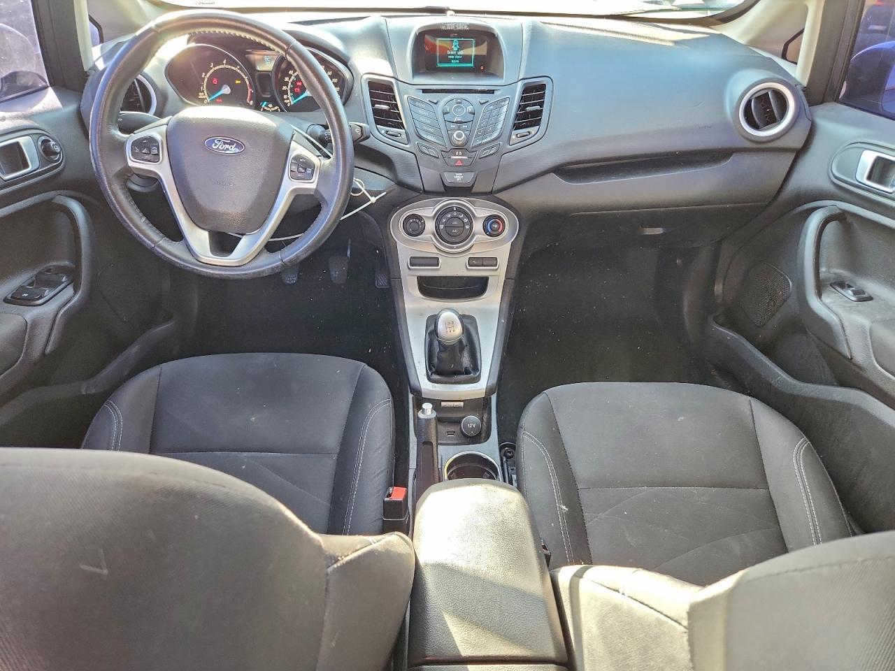 2016 FORD FIESTA SE photo 8