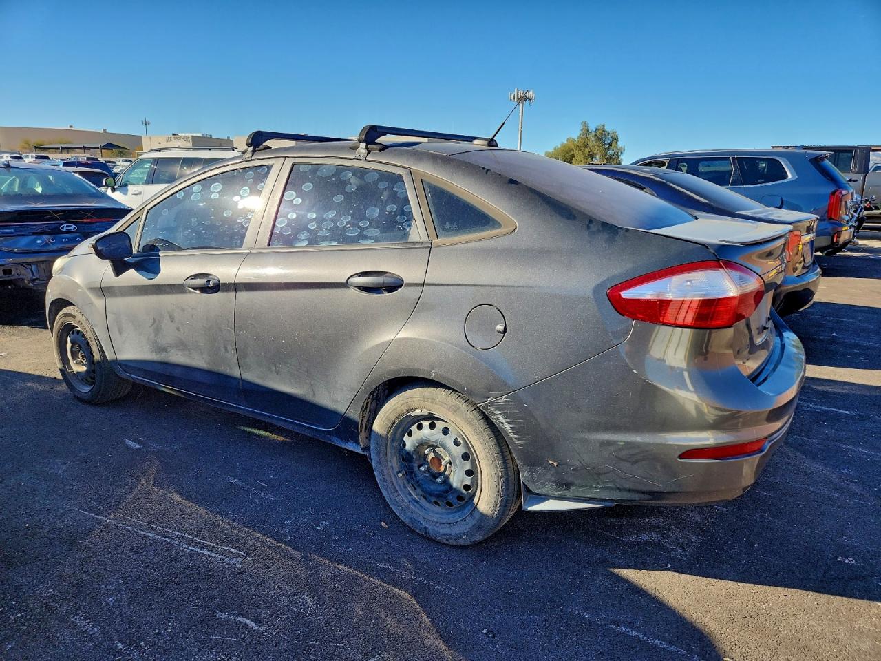2016 FORD FIESTA SE photo 2