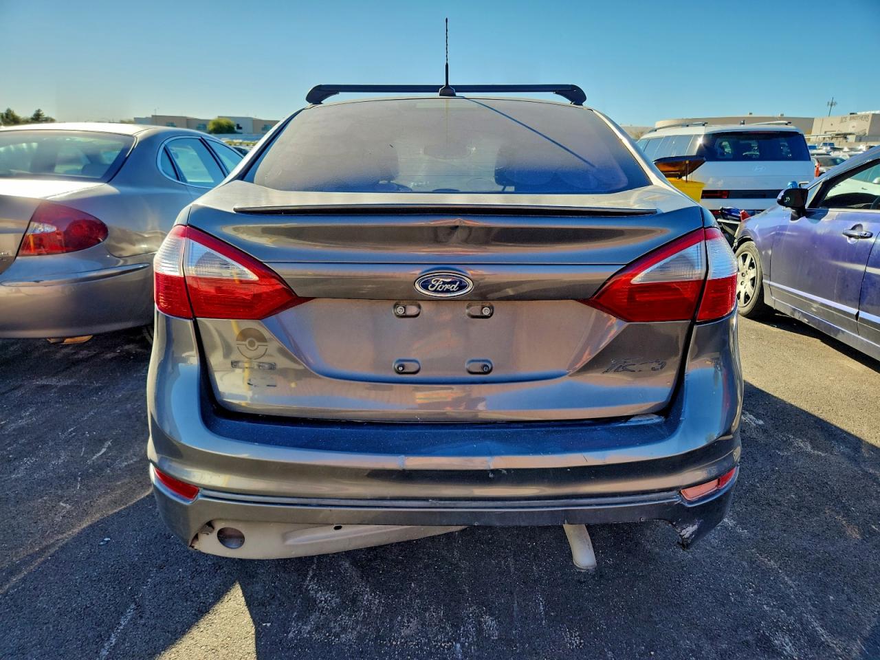 2016 FORD FIESTA SE photo 6