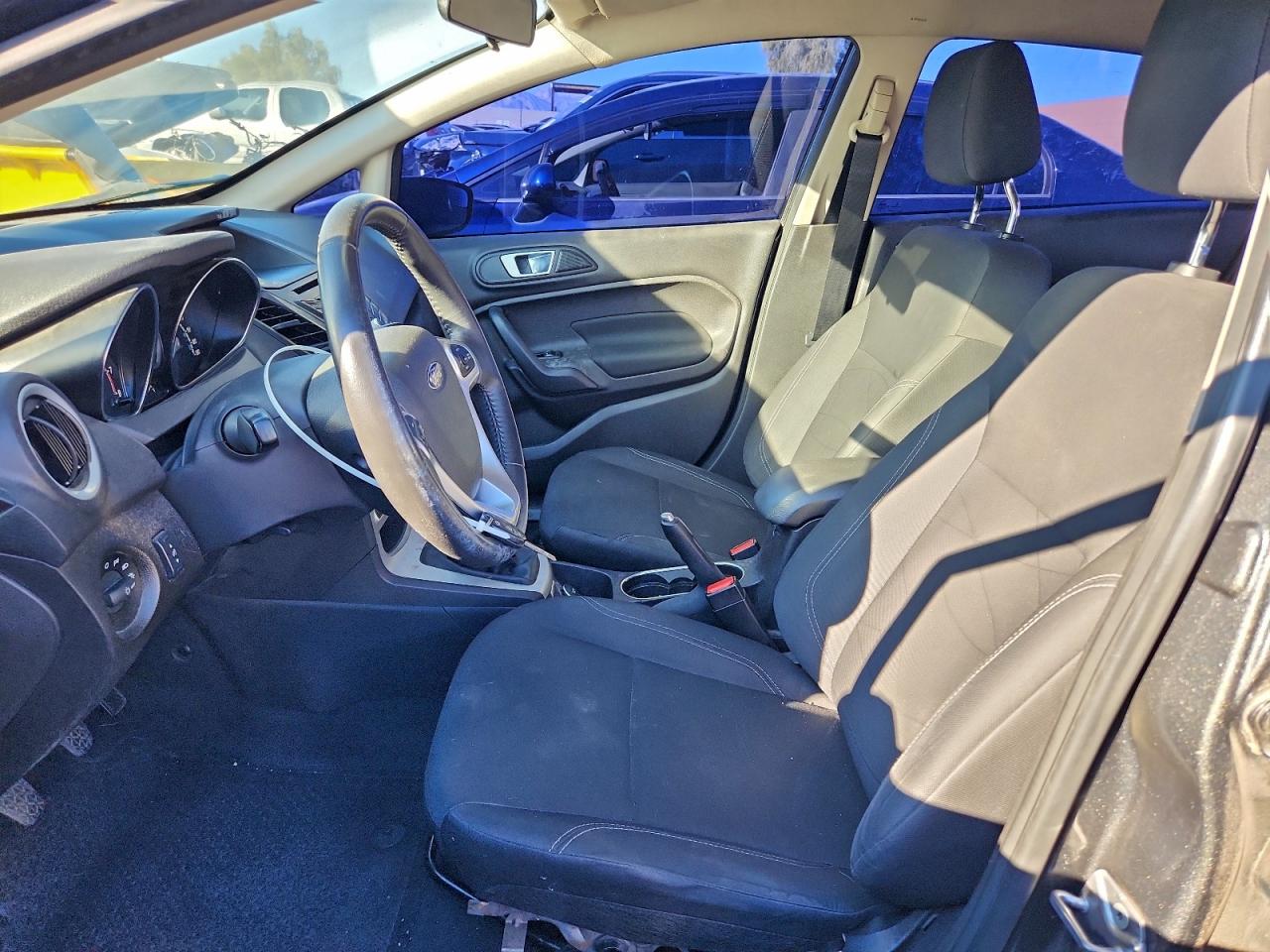 2016 FORD FIESTA SE photo 7