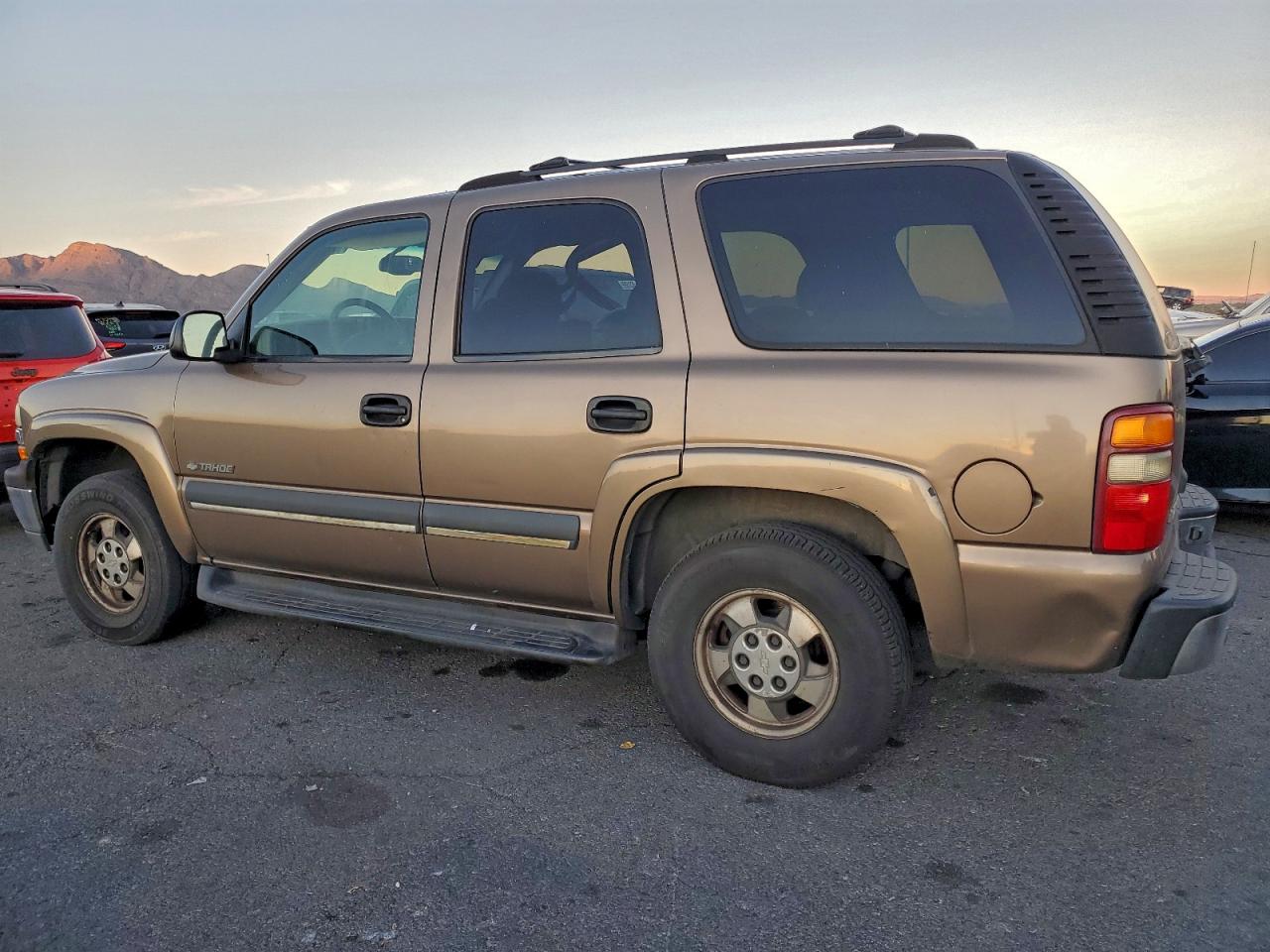 2003 CHEVROLET TAHOE K1500 photo 2