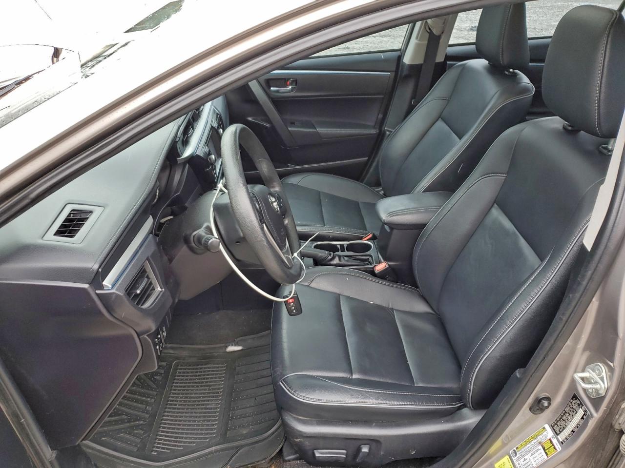 2015 TOYOTA COROLLA L photo 7