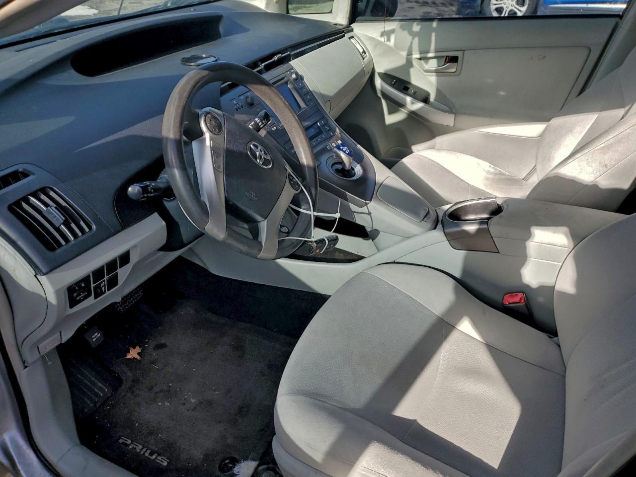2012 TOYOTA PRIUS photo 7