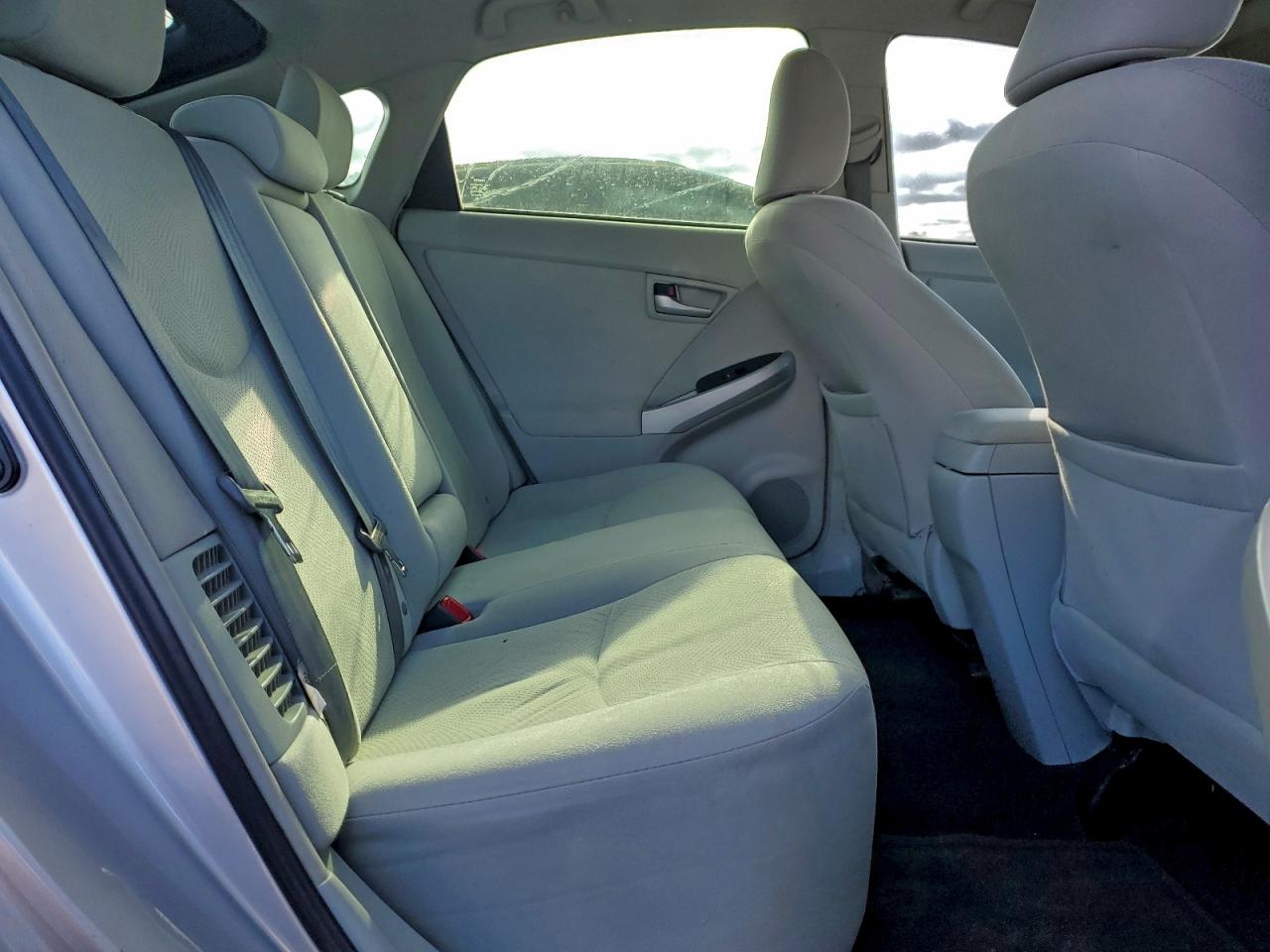 2012 TOYOTA PRIUS photo 10
