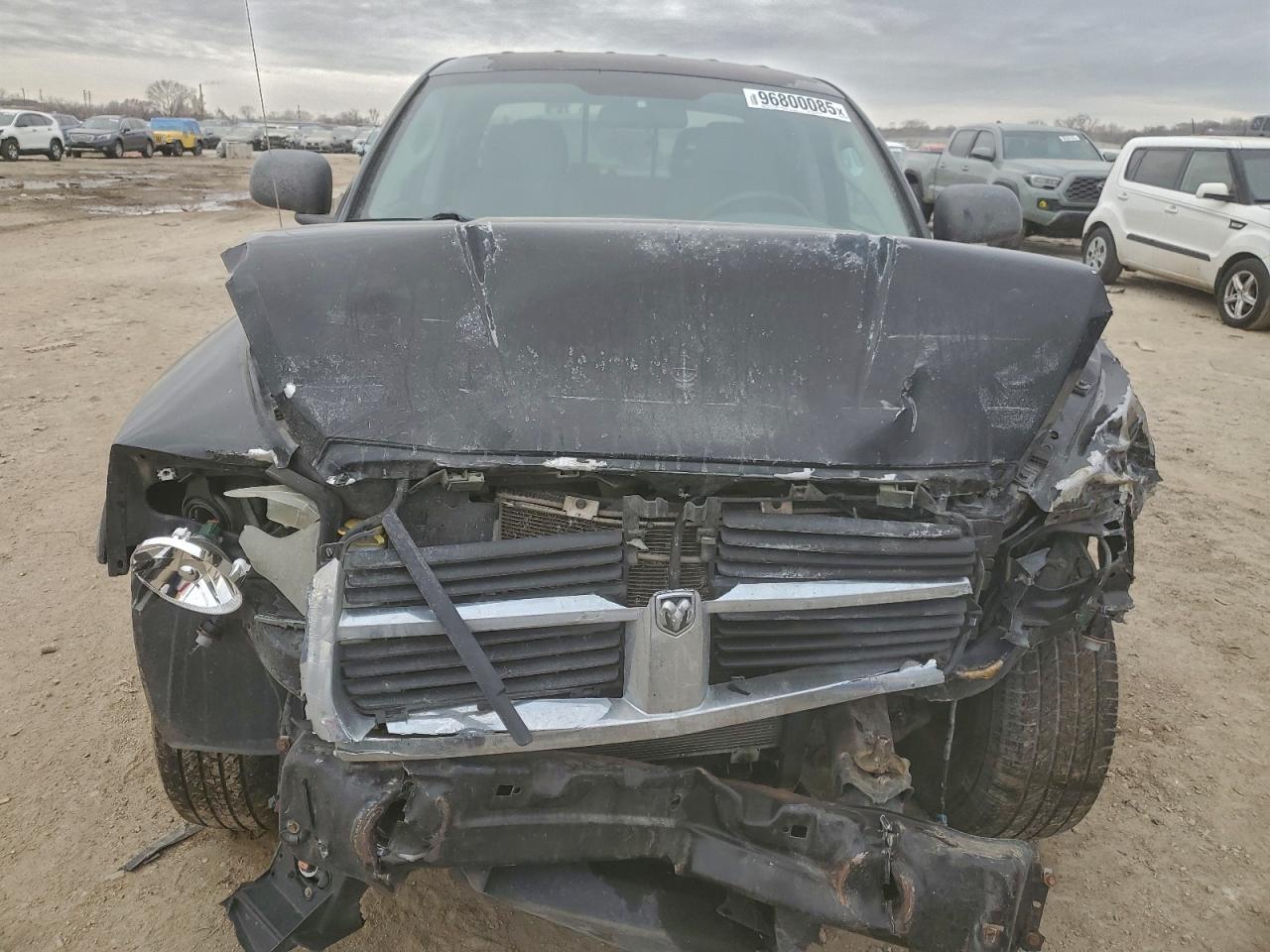 2005 DODGE DAKOTA QUAD SLT photo 5