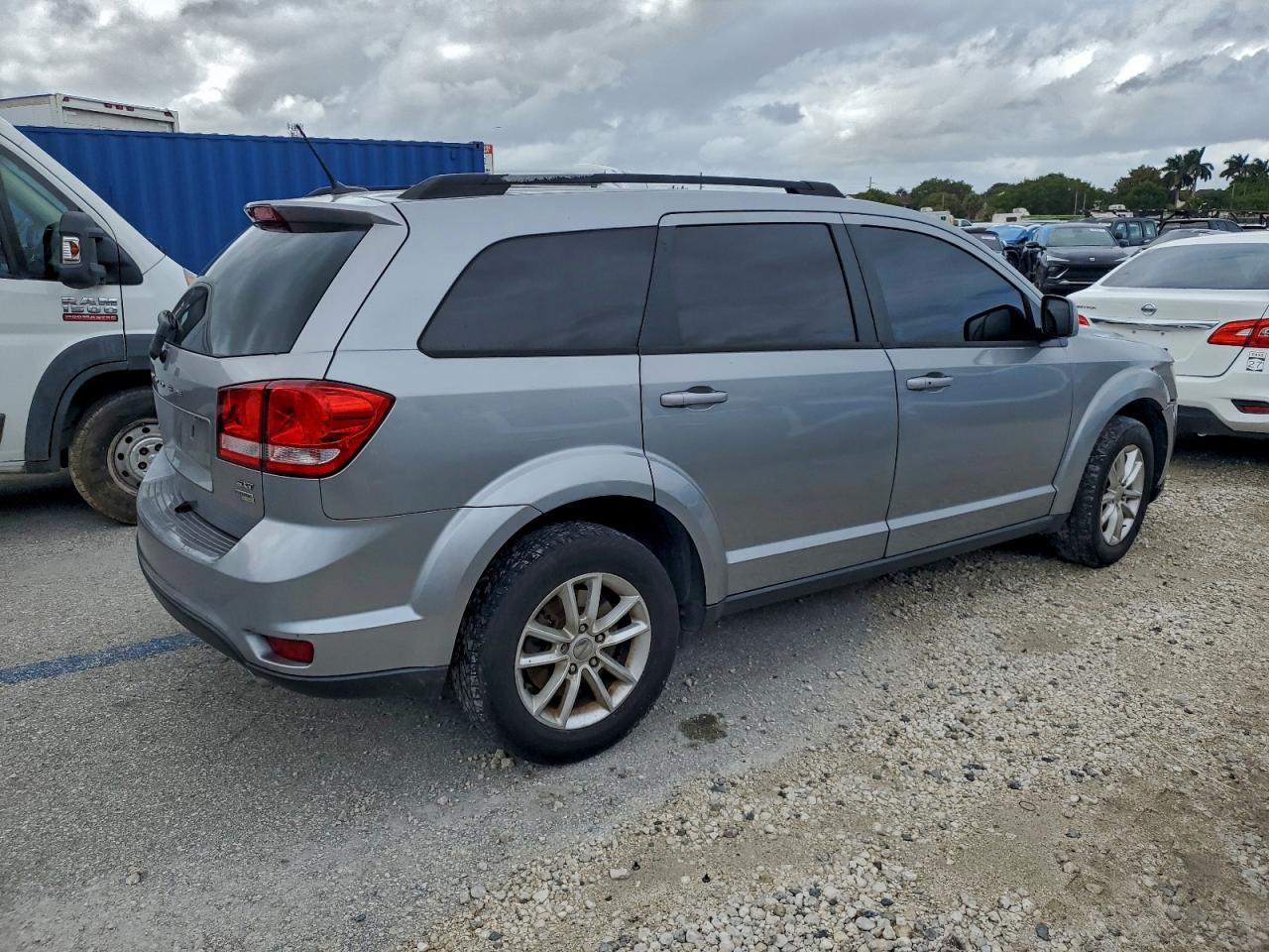 2017 DODGE JOURNEY SXT photo 3