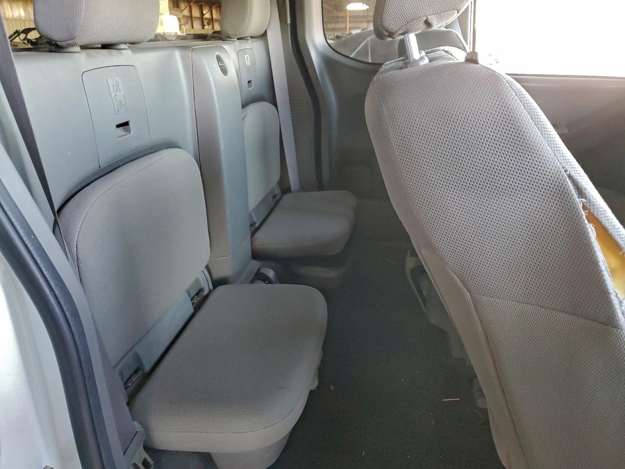 2019 NISSAN FRONTIER S photo 10