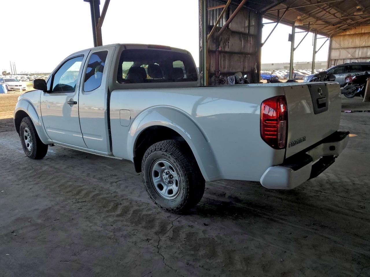 2019 NISSAN FRONTIER S photo 2