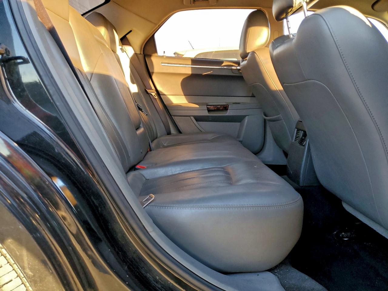 2005 CHRYSLER 300C photo 10