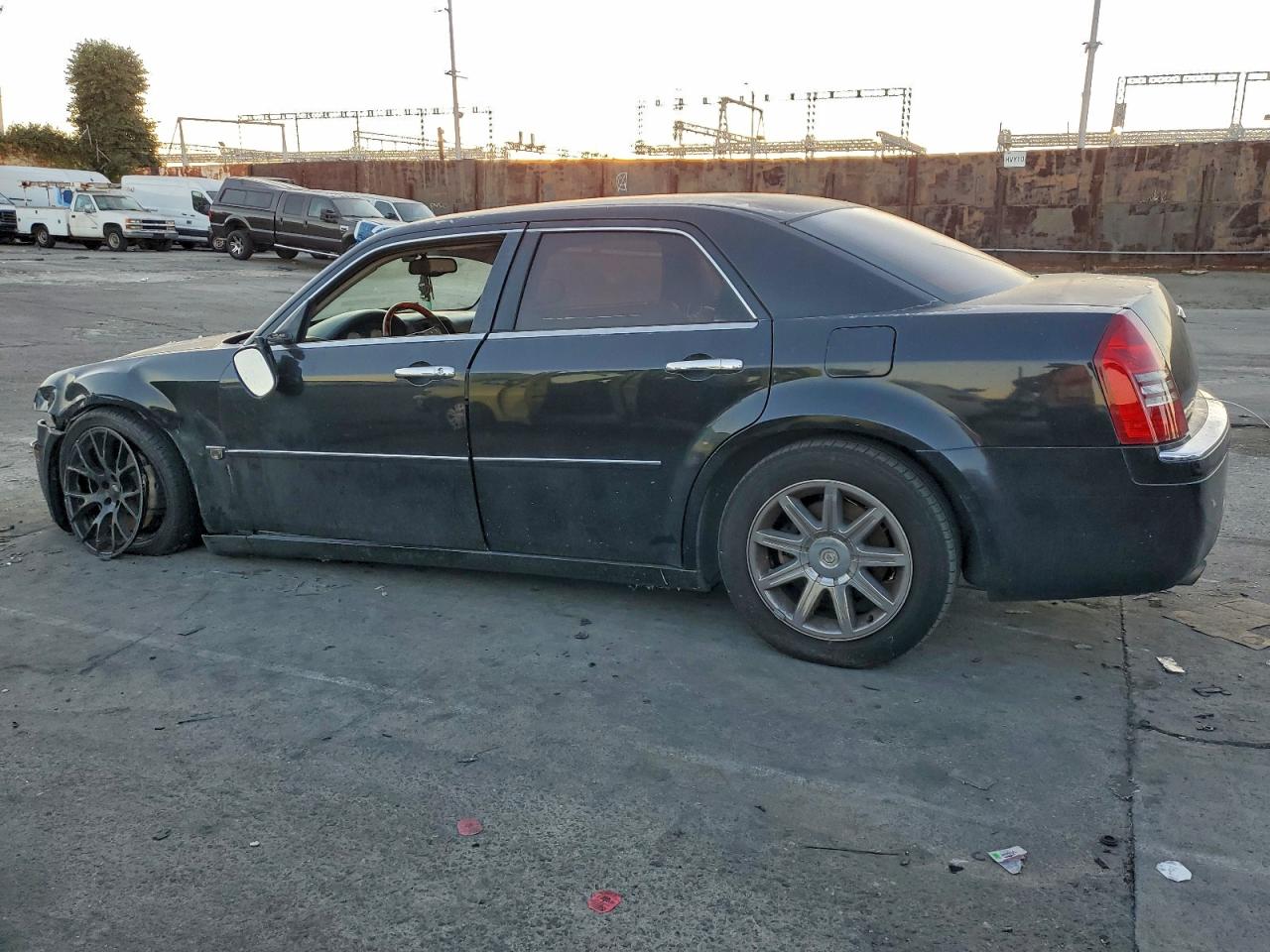 2005 CHRYSLER 300C photo 2