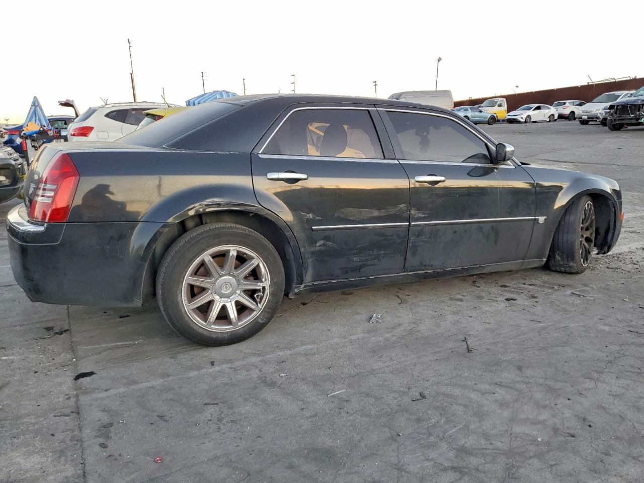 2005 CHRYSLER 300C photo 3